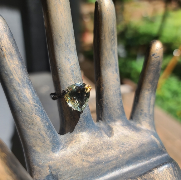Green Amethyst 6k & garnet ring sz8.25 - Picture 7 of 7